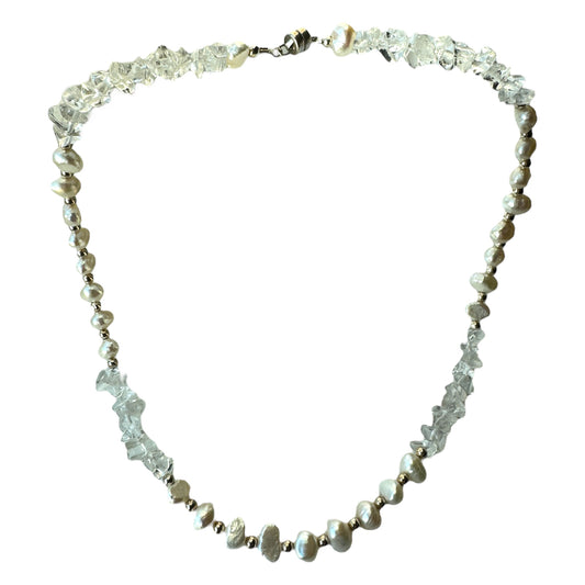 Pearl and Quartz Alternating (Silver)